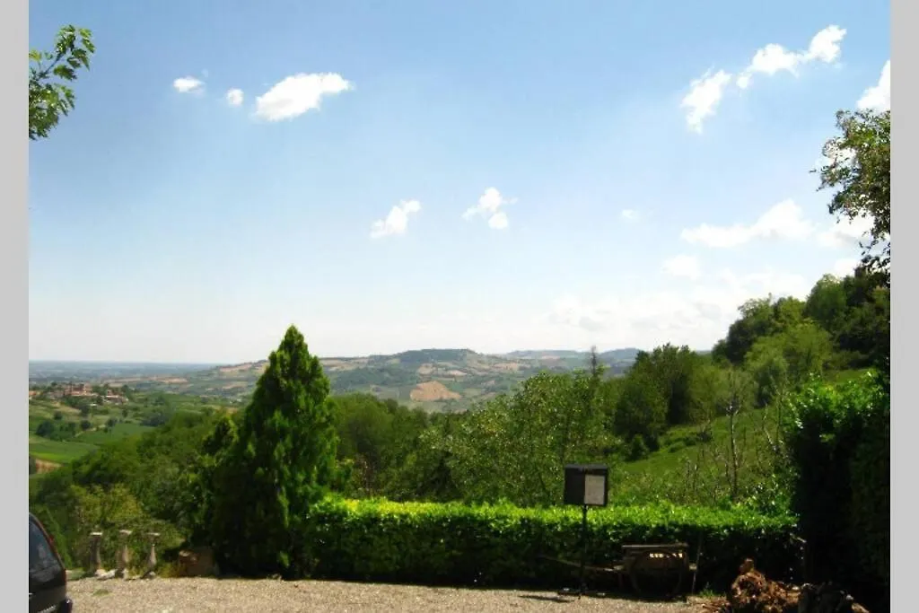 Luca House Apartment Montalbo
