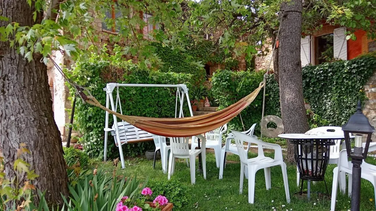 Luca House Apartment Montalbo Italy